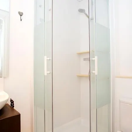 Gracia Travesera 2 Bedrooms Renovated Apartament Barcelona