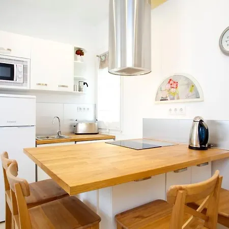 Apartment Gracia Travesera 2 Bedrooms Renovated Barcelona